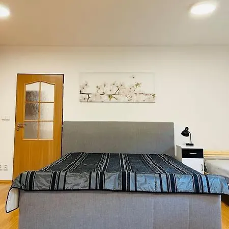 Family-Friendly Prague 5 Stay Extérieur photo