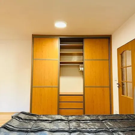 Family-Friendly Prague 5 Stay Extérieur photo